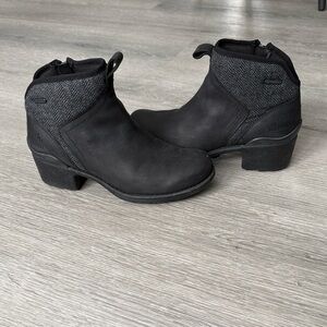 Merrell Black Insulated Ankle Booties